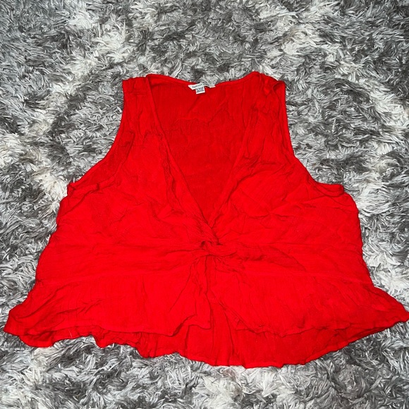 Red American Eagle Tank - Picture 1 of 3